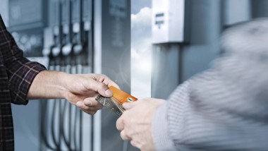 Con DKV pagamento carburante già a norma