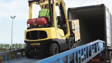 Hyster investe sulla progettazione dei carrelli