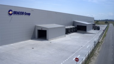 Magazzini pieni e boom di spedizioni online