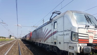 2,5 tonnellate di mangimi viaggiano via treno