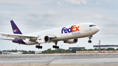 Le prime dosi di vaccino anti Covid-19 spedite da FedEx