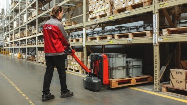 Il transpallet compatto di Linde Material Handling