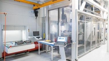 BREDEL, ICAM E PROMOT AUTOMATION: ISOLA ROBOTIZZATA DI ASSERVIMENTO 24/7