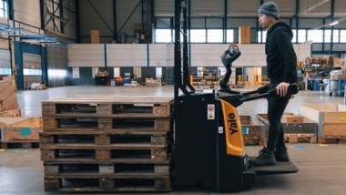 Il transpallet che migliora la produttività nel trasporto orizzontale