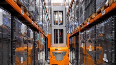 Più capacità in magazzino con lo stoccaggio a doppia profondità