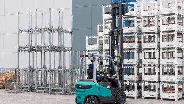 NUOVI CARRELLI CONTROBILANCIATI ELETTRICI KBE