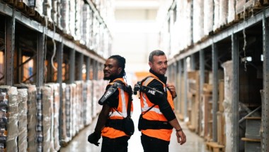 Meno sforzi in magazzino con gli esoscheletri