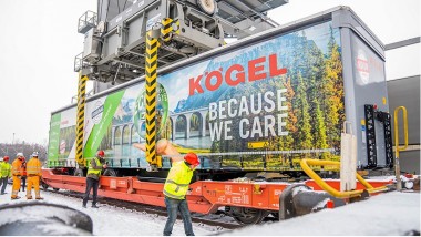 Semirimorchio allungato per il trasporto combinato