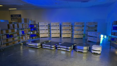 robot mobili autonomi per carichi di media intensità