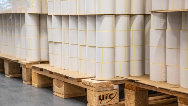 ETICHETTE SU CARTA RICICLATA PER MIGLIORARE LA SOSTENIBILITÀ