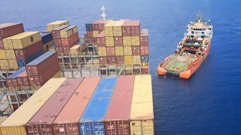 simulazione di tentativi di rimorchio di navi in avaria