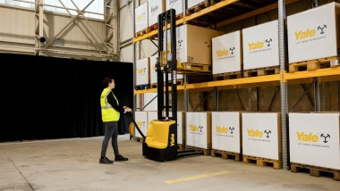 compattezza e versatilità nel nuovo stoccatore elettrico Yale