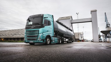 Volvo spinge i camion elettrici più lontano