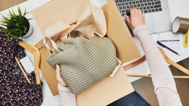 DHL e Vinted rafforzano la logistica del second-hand