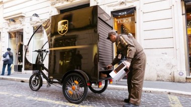 UPS pedala nel centro di Roma