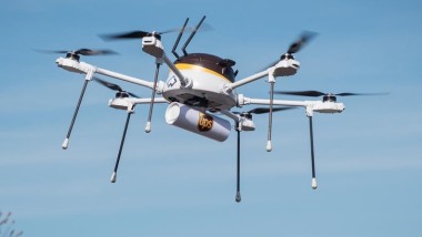 UPS usa i droni per consegne urgenti