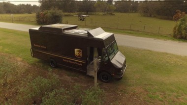  Ups testa la consegna a domicilio con drone 